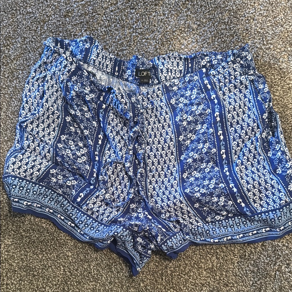 LOFT Women's Blue Patterned Shorts